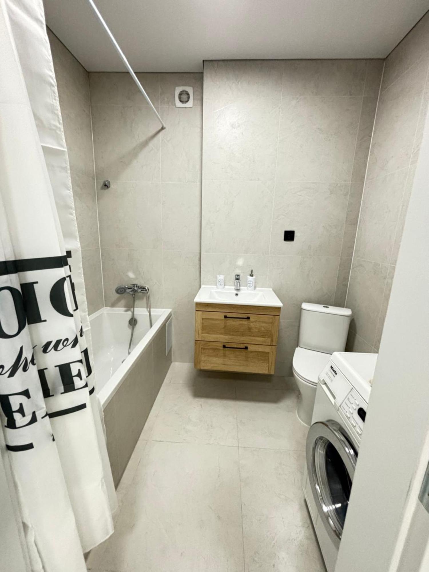 לוצק Dream Town Apartaments Біля Залізничного Вокзалу מראה חיצוני תמונה